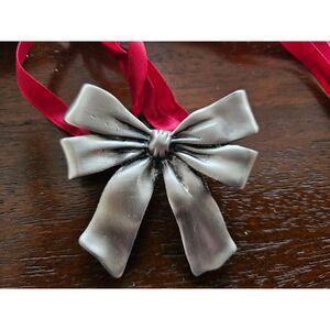 Longaberger 2008 Pewter Christmas Silver Bow Red‎ Ribbon in Original Packaging